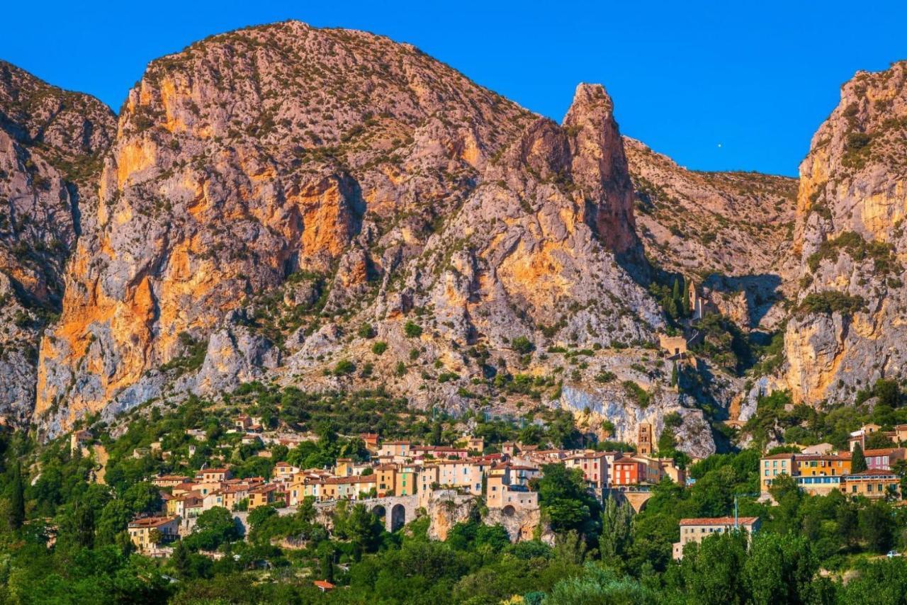 La Maison Des Collines Allemagne-en-Provence Esterno foto